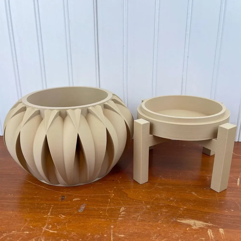 Halden Planter Pot, Indoor Planter w/ Drainage Hole and Drip Tray - Picture 5 of 8